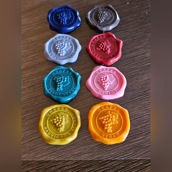 Vacu Vin Glass Markers with Suction Cups - Picture 2 of 5